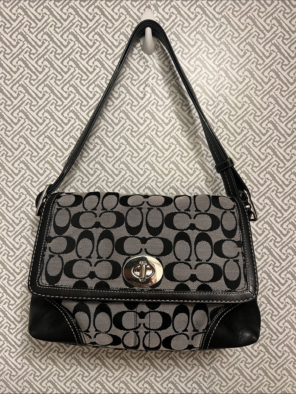 Coach Hampton Signature Flap Crossbody/shoulder Bag, Style F13066